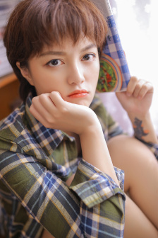 边摸边吃奶又黄激烈高H